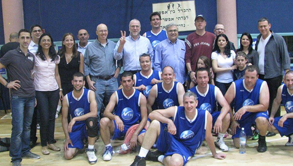 Ness Basketball Team Celebrates Championship